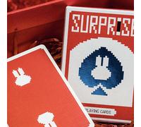 SOLOMAGIA Mazzo di Carte Surprise Deck V5 (Red) Playing Cards by Bacon Playing Card Company