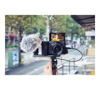 Sony Alpha 6400 con obiettivo 16-50mm, mirrorless APS-C con Real-Time Eye AF