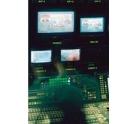 Sophie Huguenot Television: Essai photographique sur la mise en scène de l'actualité / Ein fotografischer Essay über die Inszenierung von Nachrichten / A photographic eeay on the staging of the news