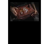 Sotto gli occhi di nessuno-Under nobody's eyes. Ediz. a colori - Mantovani Fabio