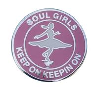 Soul Girls Keep On Keepin On, spilla smaltata con gonna rosa/bianca