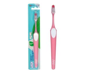 Spazzolino TePe Nova, Extra Soft, 1pz, punta allungata per un accesso migliore ai denti posteriori, spazzolino extra soft per una rimozione della placca facile e sicura