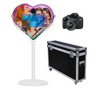 Specchio Photo Booth con APP Software Magic Selfie Station Shell Stand Photobooth Macchina Touch Screen con luce RGB e Trolley Flight Case per eventi (Bianco C, macchin fotocamera)