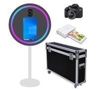 Specchio Photo Booth con APP Software Magic Selfie Station Shell Stand Photobooth Macchina Touch Screen con luce RGB e Trolley Flight Case per Eventi (Bianco A, Macchin Fotocamer Mini Stampante)