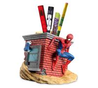 Grupo Erik Spiderman Portapenne da Scrivania - Set Cancelleria | Marvel Legends, Porta Penne Decorativo in Resina, 2 Penne, Gomma, Matita, Temperino, 12,9 x 10,6 x 12,4 cm