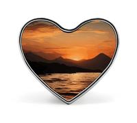 Spilla a forma di cuore con montagna e acqua al tramonto per adulti spille da bavero personalizzate a forma di cuore alla moda spille a forma di cuore squisita per borse vestiti decorazione distintivo