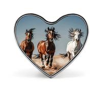 Spilla a forma di cuore con scritta "Cavalli corrono nel vento e nella sabbia" per uomo e donna, in lega di alluminio, con smalto, ideale per camicie, borse, colletti, abiti, giacche e cappelli.
