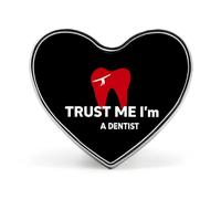 Spilla a forma di cuore con scritta "Trust Me I'm A Dentist", per cravatte, abiti, matrimoni, compleanni, per uomini e donne, Love form, Metallo