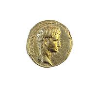 Spilla a forma di moneta d'oro con Giulio Cesare Romano, in peltro placcato oro britannico, Misura unica, Peltro