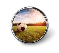Spilla a forma di pallone da calcio su un campo da 2,5 cm, spille da bavero in metallo personalizzate, spilla rotonda leggera, eleganti distintivi a bottone, spille smaltate divertenti per camicie