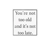Spilla a forma di stella con frasi motivazionali in inglese con frasi in inglese "When You Think It's Too Late It's Just The Right", 3x2.8CM, Metallo