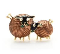 Spilla carina a forma di coppia di pecore che mangiano erba, spilla smaltata a 4 colori, spilla casual for feste con animali(Brown)