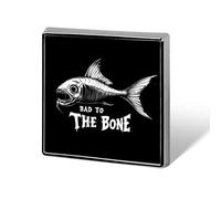 Spilla carina a forma di pesce "Bad to The Bone" con risvolto, cravatta, cappello, abbigliamento, gioielli, accessori, regali per matrimoni e feste.