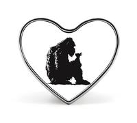 Spilla con distintivo a forma di cuore stampato con cane Bigfoot, divertente, decorazione per cravatta da bavero, per uomo e donna