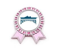 Spilla con scritta in inglese "Destroyers Strike Enemy Militarily", rosa, Medio, Metallo