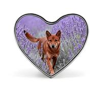 Spilla da bavero a forma di dingo in un campo di lavanda, graziosa spilla smaltata a forma di cuore per uomo/donna, fermacrav