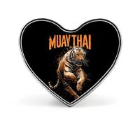 Spilla in metallo divertente Tiger Muay Thai da 1 pollice a forma di cuore, spilla, accessori per vestiti, cappelli, borse e cravatte.
