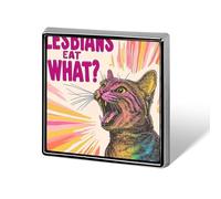 Spilla quadrata con gatto "Le lesbiche mangiano cosa", spilla in metallo, spilla da bavero, giacca, cappello, borsa, accessori, decorazione