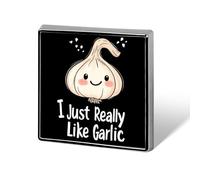 Spilla quadrata "I Just Really Like Garlic" con design elegante in alluminio, perfetta per decorare zaini e cappelli.