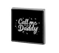 Spilla quadrata smaltata "Call Me Daddy" - Distintivi decorativi per cappelli, abbigliamento, borse, accessori, regalo, artigianato.