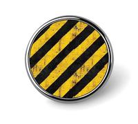 Spilla rotonda a righe nere e gialle con scritta "Hazard Warning", stemma smaltato da bavero, gioiello decorativo per zaino e cappello.