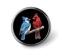 Spilla rotonda personalizzata con ghiandaia azzurra e cardinale, ideale per cappelli, abbigliamento e gioielli, perfetta come regalo per uomo e donna per matrimoni e feste.