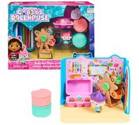 Gabby's Dollhouse , Stanza Baby Box Craft-a-riffic con il personaggio gatto Baby Scatola, accessori, mobili e scatole con sorpresa, per bambini dai 3 anni in su