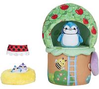 Squishville- Deluxe Tiptop Treehouse Playscene-Include 2 Pollici Babs The Blue Jay Plush, Abito da Coccinella, Nido d'uccello e Scena di Giochi per Bambini, Multicolore, Play Scene, SQM0209