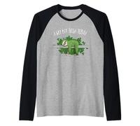 St Pattys Day Chill out Bradipo | Un po 'Irlandese Oggi Maglia con Maniche Raglan