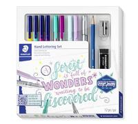 STAEDTLER Set di lettering manuale con 4 triplus color, 2 triplus fineliner, 2 triplus textsurfer, 1 penna metallizzata, 1 matita da disegno, 1 temperino, 1 gomma, 61 323