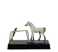 Statua puledro con portafogli e portapenna con basamento in legno Horses