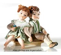 Statuina Capodimonte 2 bambini amici coppia in Porcellana soprammobile statuetta