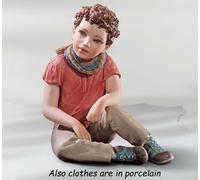 Statuina in Porcellana Capodimonte di ragazzo soprammobile scultura statuetta da