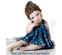 Statuina Porcellana Capodimonte di bambina statuetta bimba timida in abito blu