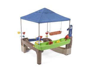 Step2 Pump & Splash Oasis Casetta con giochi d'acqua | Patio / Casa in plastica per bambini con pompa d'acqua, tavolo da gioco e accessori | Adatto alle sedie a rotelle