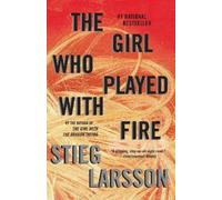 Stieg Larsson The Girl Who Played with Fire (Tascabile)
