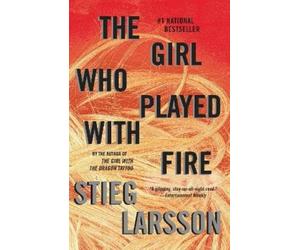 Stieg Larsson The Girl Who Played with Fire (Tascabile)