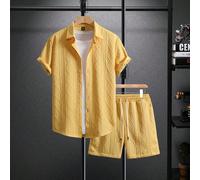 Stile casual da vacanza per uomo, abbinato con una camicia a maniche corte e un set di pantaloncini alla moda, adatto per vacanze alle Hawaii, festival musicali e outfit quotidiani, regalo per fidanza