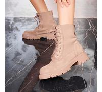 Stivaletti alla caviglia retrò alla moda e versatili con platform Découvrez notre collection 2025 di chaussures femme: bottines, boots, chaussures fourrés e pantoufles fantaisie ultra-confortables. I