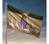 Strane bandiere Una ragazza in un abito viola sta con quattro oche in un campo. Bandiera College Dorm Decor divertente uomo decorazione grotta (30 x 45 cm)