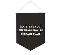 Striscione in tela con scritta "Years Fly by But The Heart Stays in the Same Place", 30,5 x 40,6 cm, motivazionale da appendere alla parete, decorazione da parete per camera da letto, cameretta dei