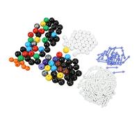 Struttura atomica Modello di studenti delle scuole superiori che disegnano stick a sfera per la struttura molecolare