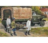 Studebaker US6 with Soviet Medical Personnel 1:35 ICM35513 - icm modellismo