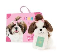 Studio Pets Shyh Tzu Sammy 8 cm - Mini animale di peluche per bambini, con valigia, scatola regalo, passaporto e libro di adesivi, con fiocco rosa