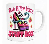 Stuff-Box Bad Bitch Vibes Skull Heels Mug - Tazza da caffè 330 ml con teschio e tacchi alti, stampa lucida (bianco)