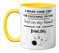 Stuff4 Tazza con scritta "In My Head", regalo divertente per gli amanti del bowling, uomini e donne, 325 ml, in ceramica di alta qualità, lavabile in lavastoviglie, tazza con manico giallo