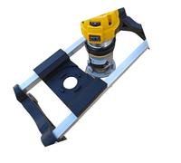 Su misura per router Dewalt DWP611: il dispositivo di bloccaggio con guida perimetrale vanta una struttura resistente, una precisione costante e un funzionamento senza sforzo