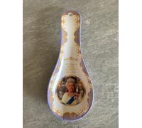 Sua Maestà la Regina Elisabetta II Cucchiaio Commemorativo Resto Melamina...