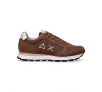 Sun 68 Sneakers Z35101 La sneaker bassa SUN68 Tom Solid è la scelta ideale per chi cerca uno stile pulito e funzionale. La tomaia in tessuto è leggera, traspirante e resistente, perfetta per accompagn