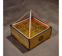 SUNUCO Piramide in rame per meditazione Intention Setting Box, fatta a mano con iscrizione Sri Yantra, Reiki guarigione e decorazioni Vastu Shastra, piramide meditazione guarigione gemma energia